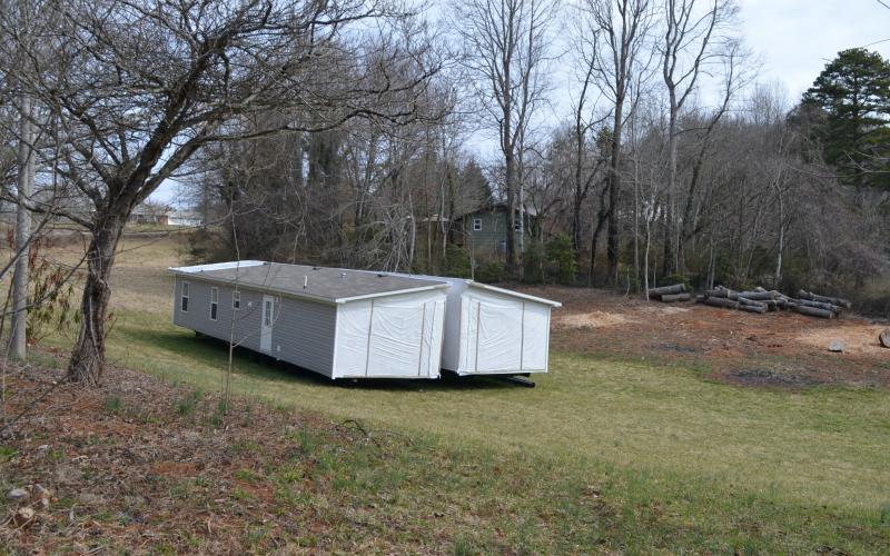 Press photo/Mia Overton - The Franklin Board of Adjustment denied a variance for this mobile home in the Alpine Cottages neighborhood off Bellview Road. The community’s restricted covenants were amended to allow the mobile home, but that conflicts with the town’s zoning regulations for that area.