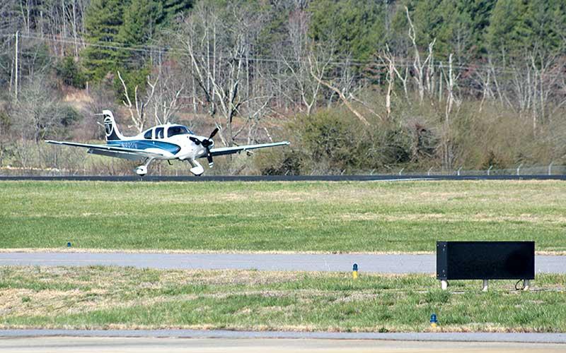 Press photo/Thomas Sherrill - While the morning this plane was landing was clear with little wind, many pilots seek out additional training before flying in the mountains.