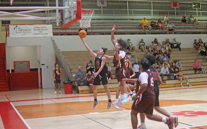 Rising sophomore Damion Bowles lays the ball in during Franklin’s junior varsity summer league scrimmage with Cherokee June 3. (Press photo/Will Woolever)