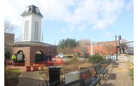 Press photo/Thomas Sherrill - Young Tree Service cut down the trees around clock tower square and Rankin Square the morning of Wednesday, March 5.
