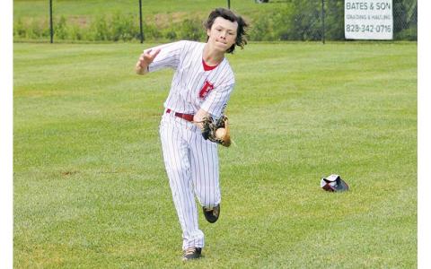 Former 12U All-Star right fielder Max Cable leaves his hat behind to make a difficult basket catch in the 2023 Little League State Tournament at Parker Meadows. (Press file photo)