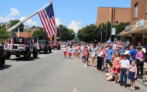 Press photo/Shelby Powell - The Independence Day parade on Main Street, Franklin.