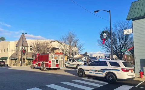 Highlander photo/Josh Bryson - Emergency personnel searched the area from 3rd to 5th Street in Highlands following a second “swatting” threat.